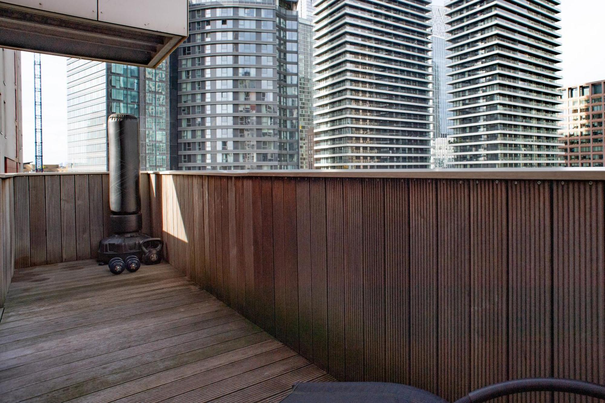 Luxury Cosy With Stunning Skyline Views! *